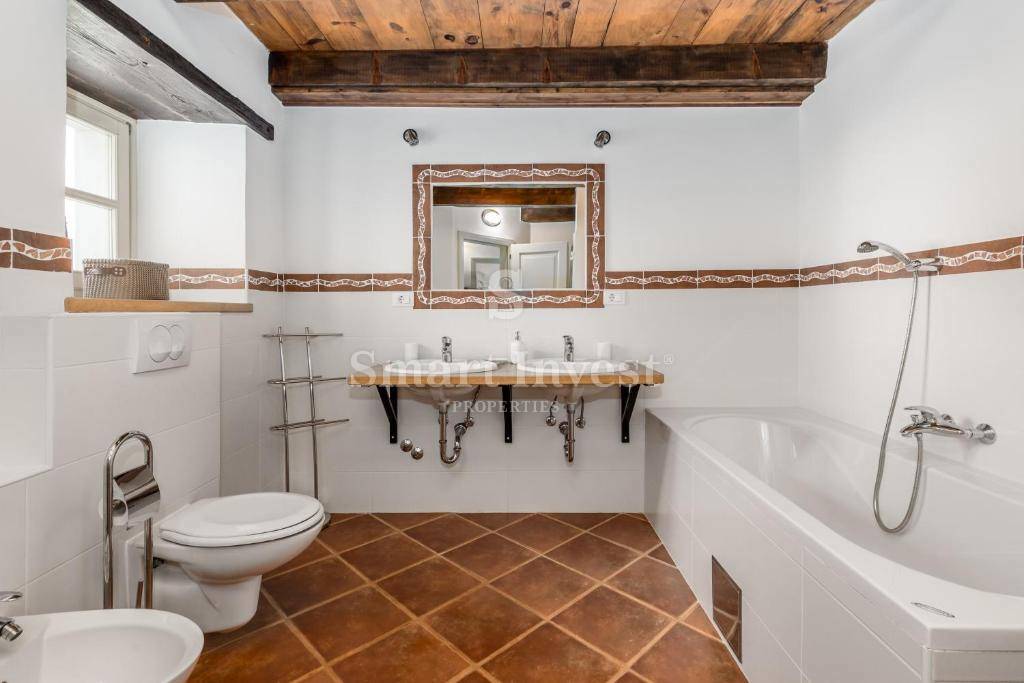 ISTRA - TINJAN, čudovita kamnita vila z bazenom