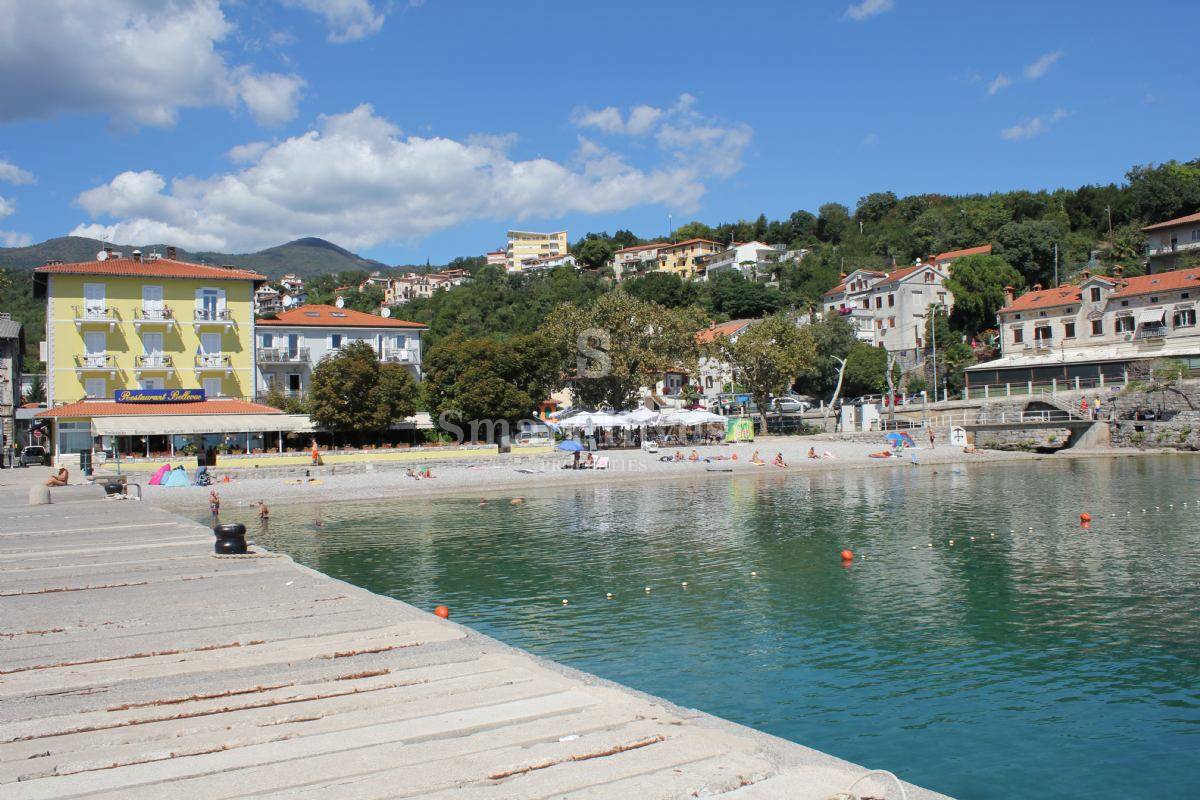 IKA Poslovna zgrada prvi red more - prodaja
