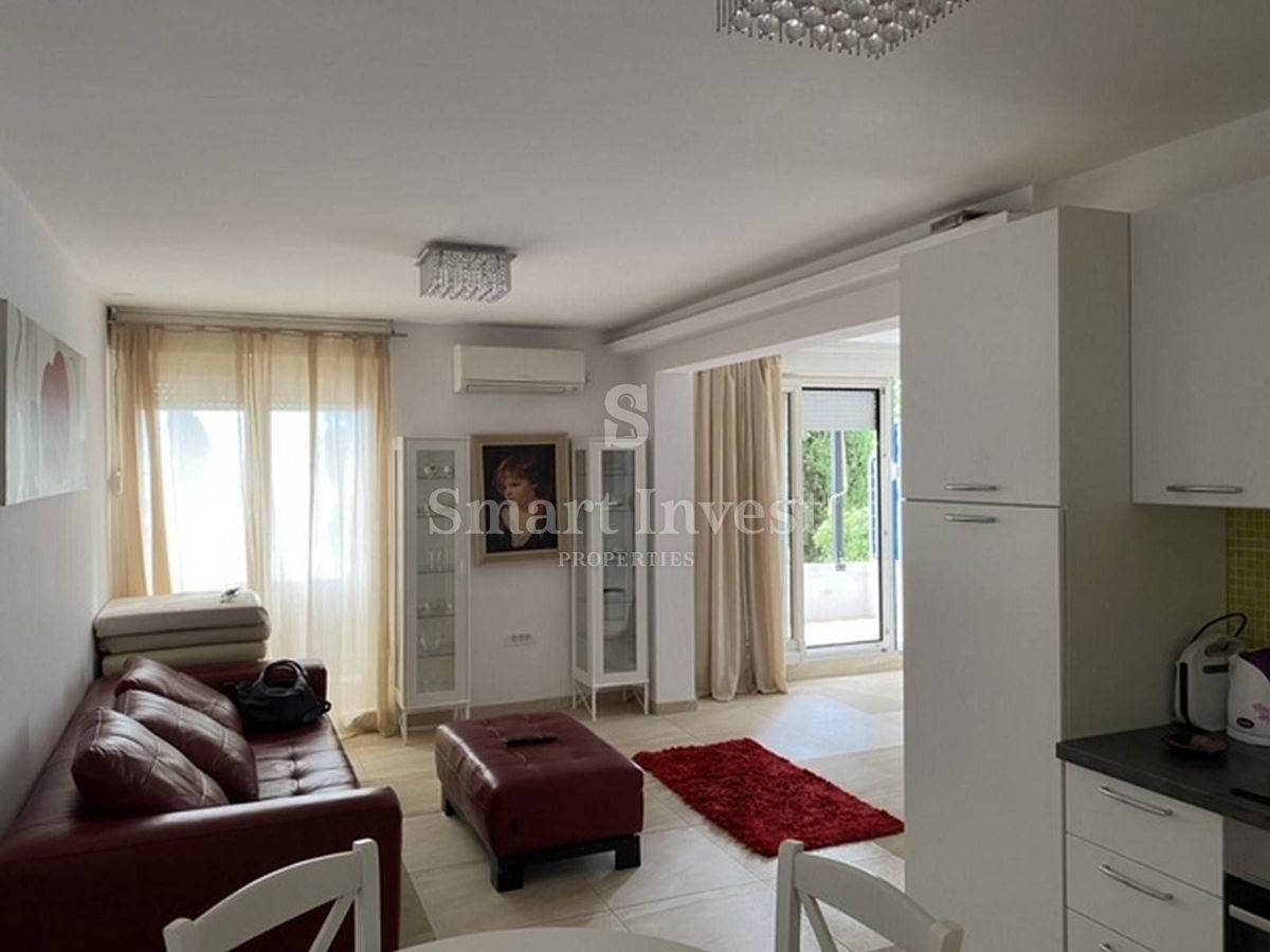 IČIĆI, očarljivo stanovanje s parkiriščem v bližini morja