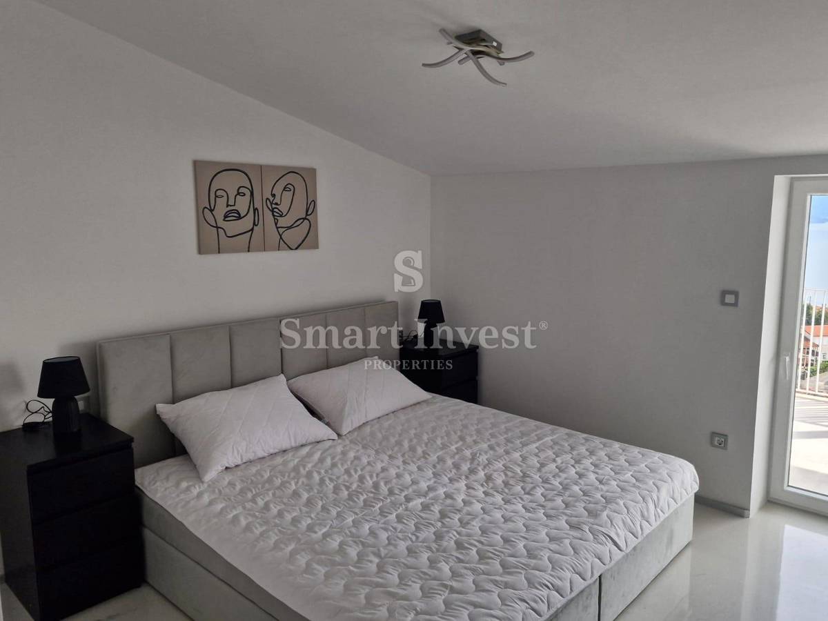 OPATIJA - BREGI, stanovanje s pogledom na morje, bazenom in parkiriščem