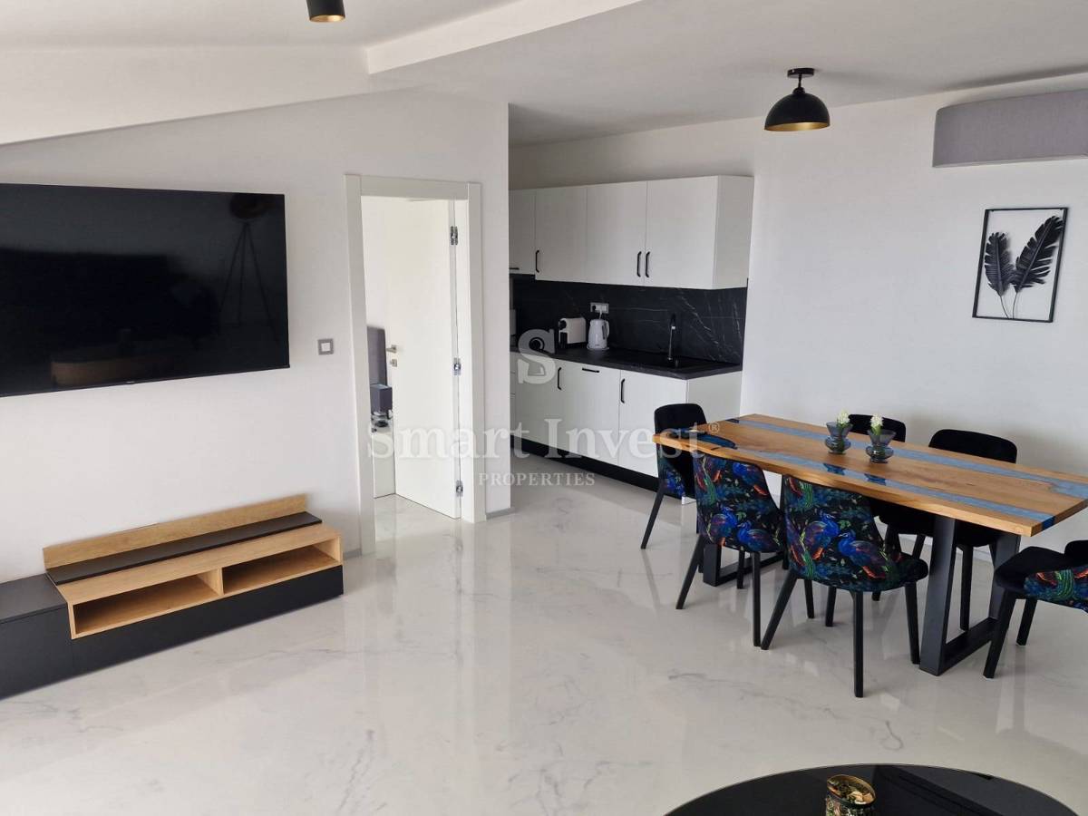 OPATIJA - BREGI, stanovanje s pogledom na morje, bazenom in parkiriščem