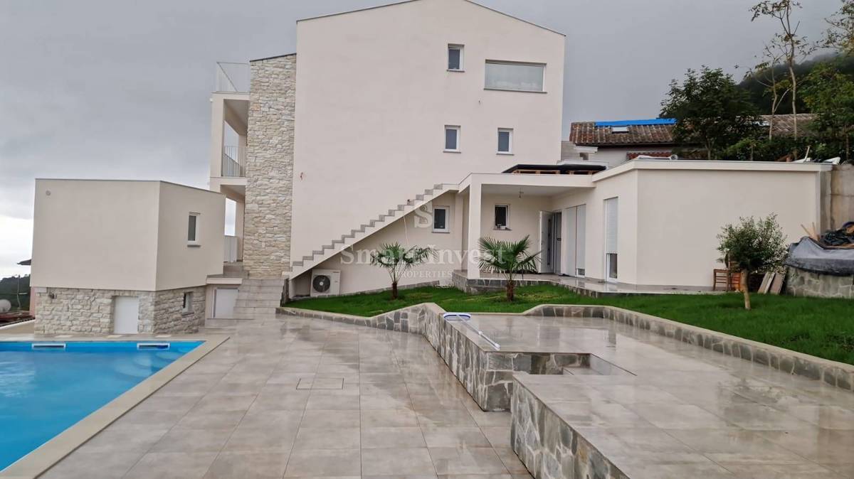 OPATIJA - BREGI, stanovanje s pogledom na morje, bazenom in parkiriščem