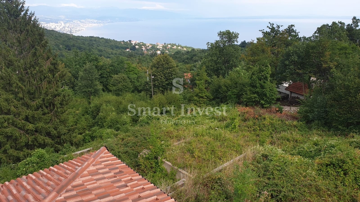 OPATIJA - VEPRINAC, nedokončana hiša s panoramskim pogledom na morje
