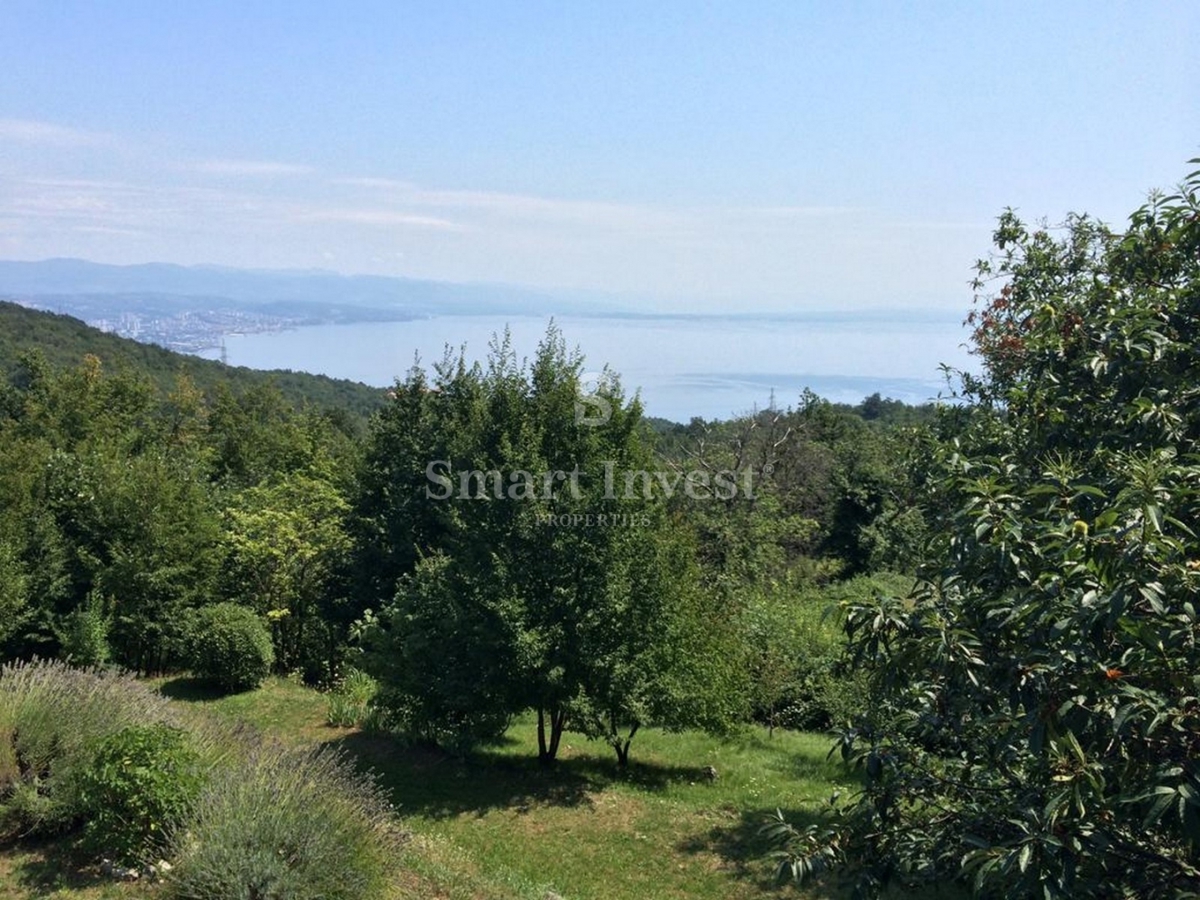 OPATIJA - VEPRINAC, nedokončana hiša s panoramskim pogledom na morje