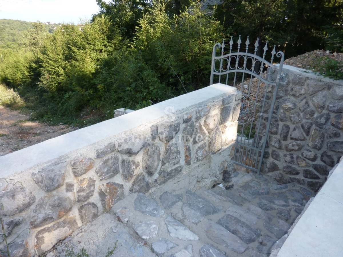 OPATIJA - VEPRINAC, nedokončana hiša s panoramskim pogledom na morje