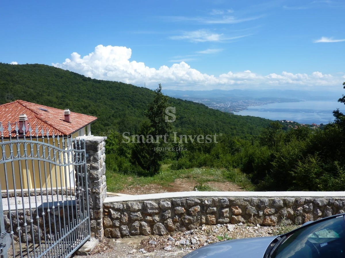 OPATIJA - VEPRINAC, nedokončana hiša s panoramskim pogledom na morje