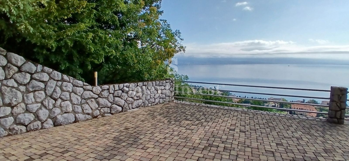 LOVRAN, samostojna hiša s panoramskim pogledom na morje