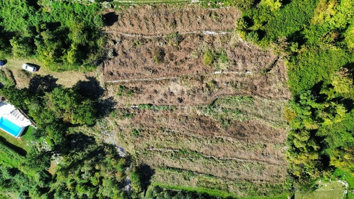 IČIĆI - POLJANE, zemljišče z gradbenim dovoljenjem za vilo z bazenom (A)