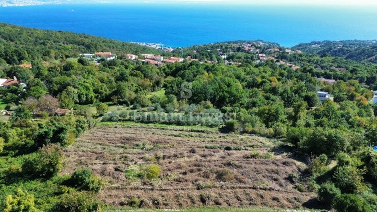 IČIĆI - POLJANE, zemljišče z gradbenim dovoljenjem za vilo z bazenom (A)