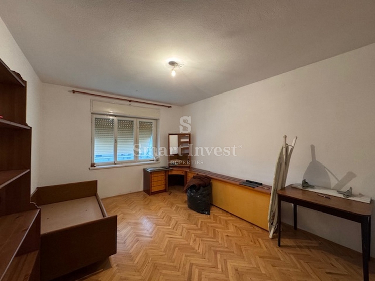 OPATIJA, stanovanje 63 m2 z balkonom, za prenovo