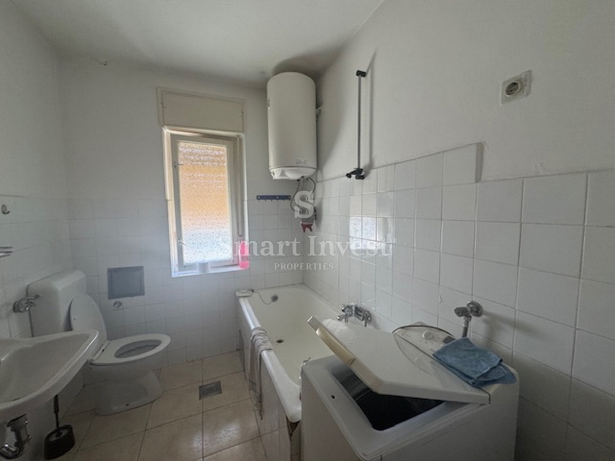 OPATIJA, stanovanje 63 m2 z balkonom, za prenovo