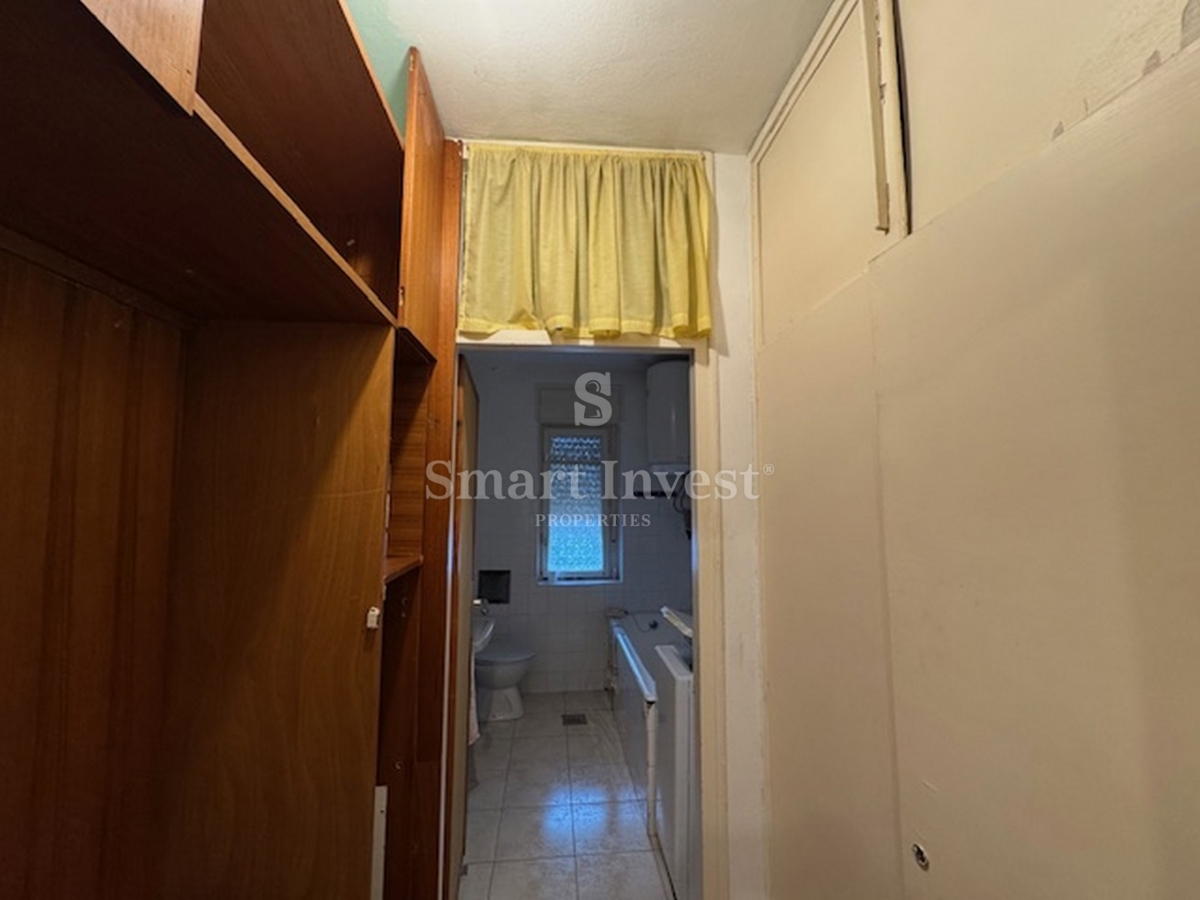OPATIJA, stanovanje 63 m2 z balkonom, za prenovo
