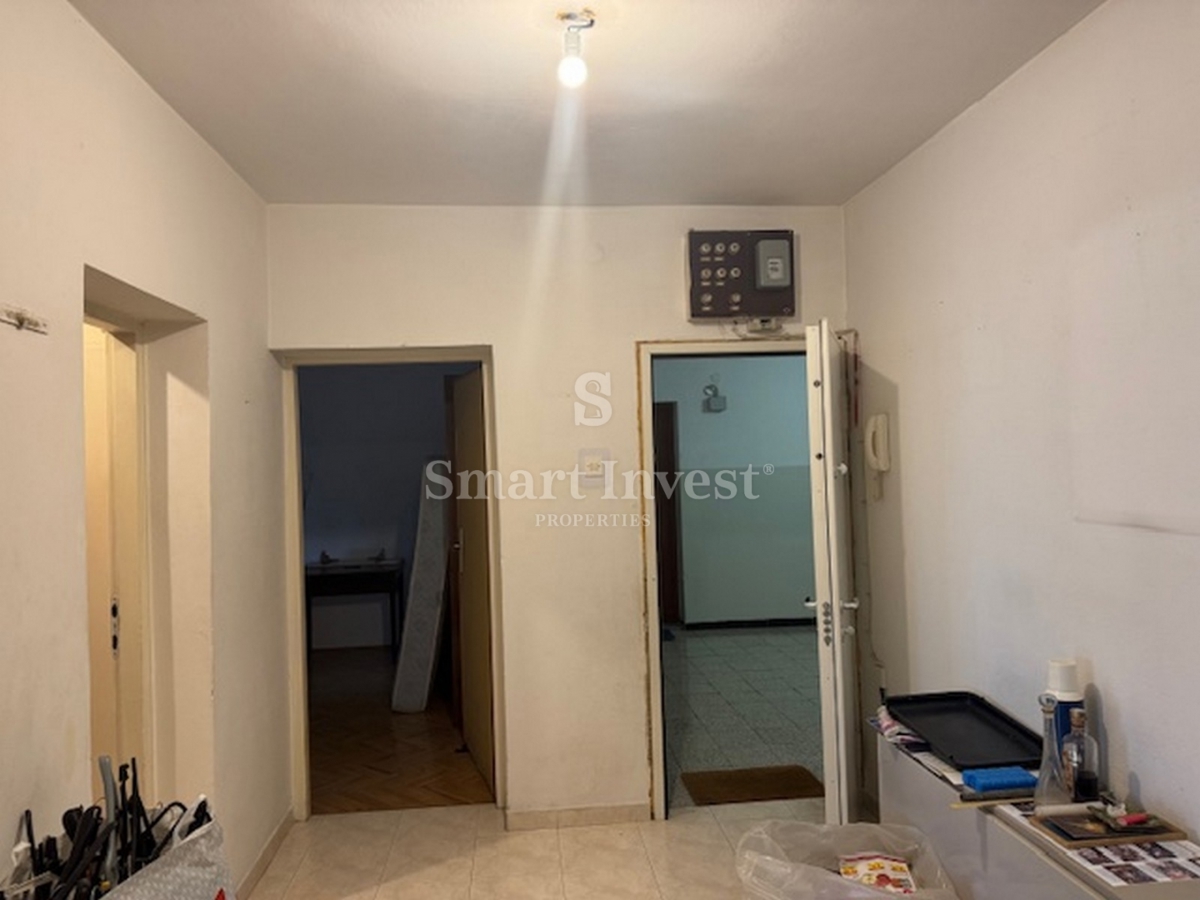 OPATIJA, stanovanje 63 m2 z balkonom, za prenovo