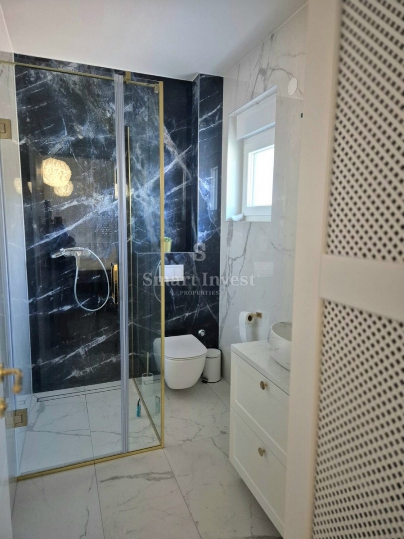 LOVRAN, luksuzno stanovanje z bazenom v bližini morja