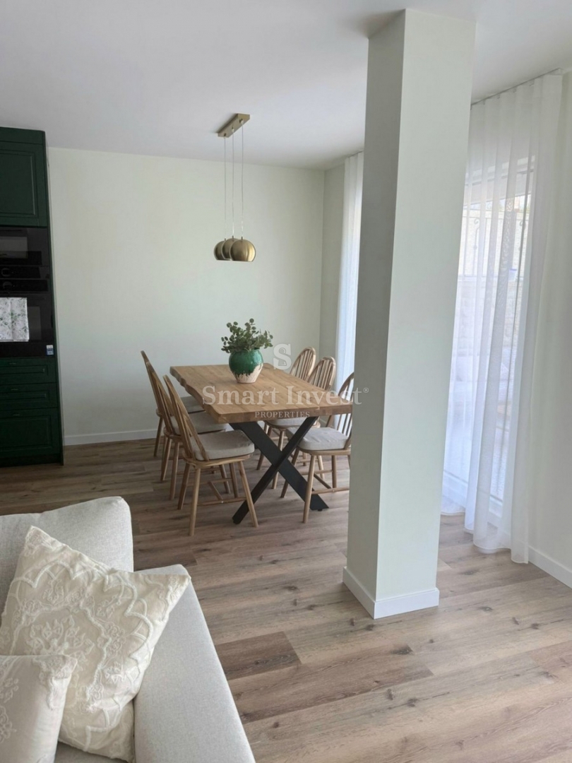 LOVRAN, luksuzno stanovanje z bazenom v bližini morja