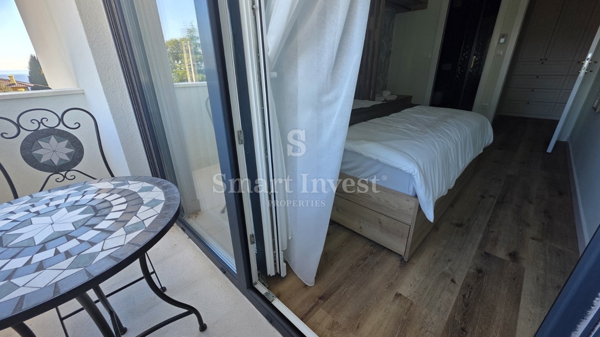 LOVRAN, luksuzno stanovanje z bazenom v bližini morja