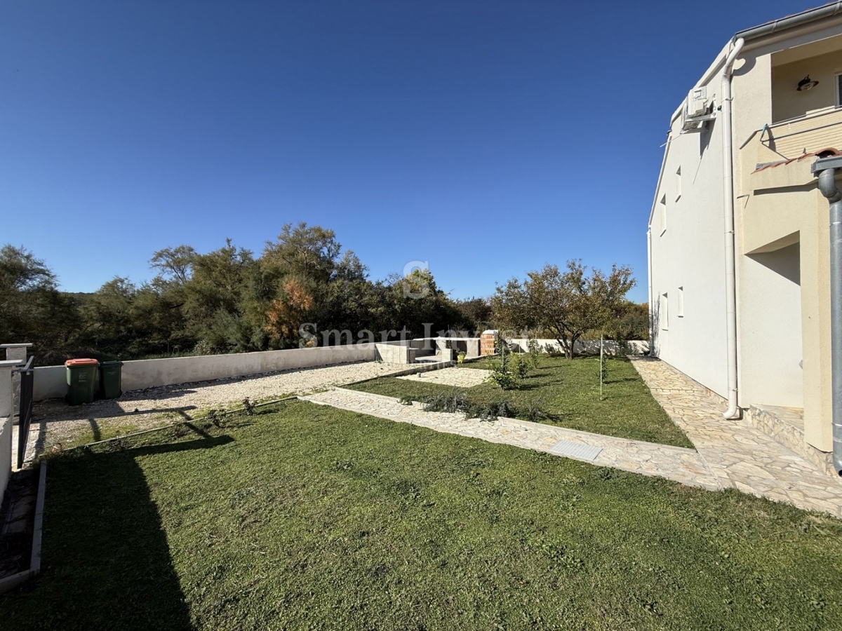 Hiša Posedarje, 200m2