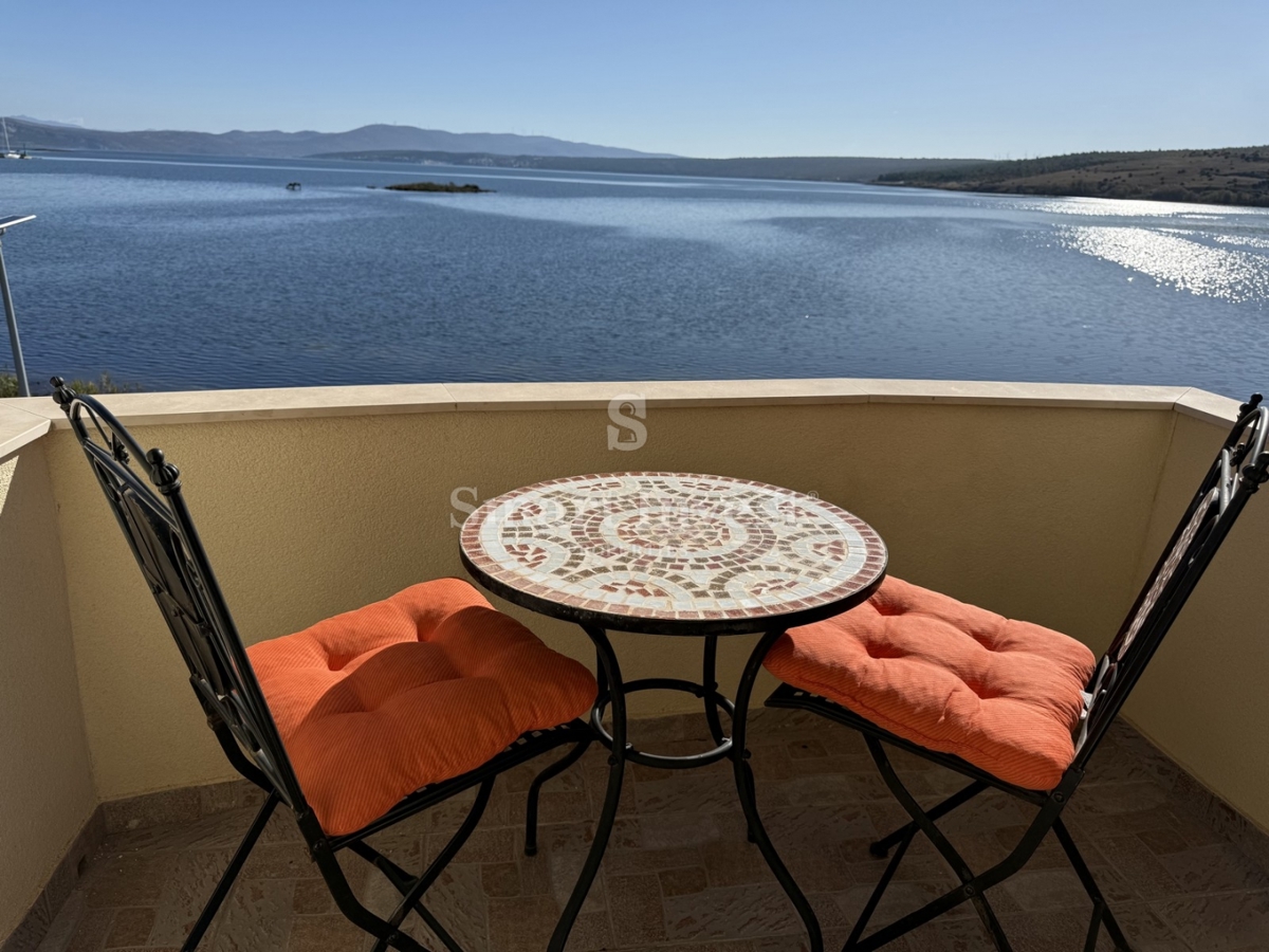 Hiša Posedarje, 200m2