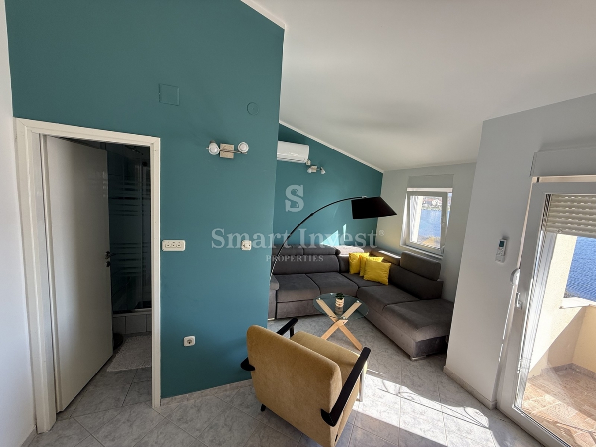 Hiša Posedarje, 200m2