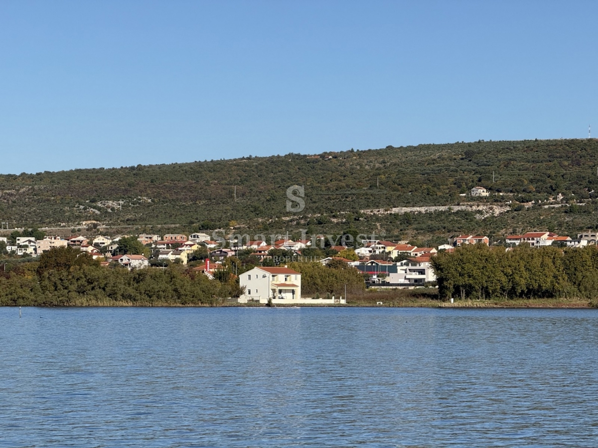 Hiša Posedarje, 200m2