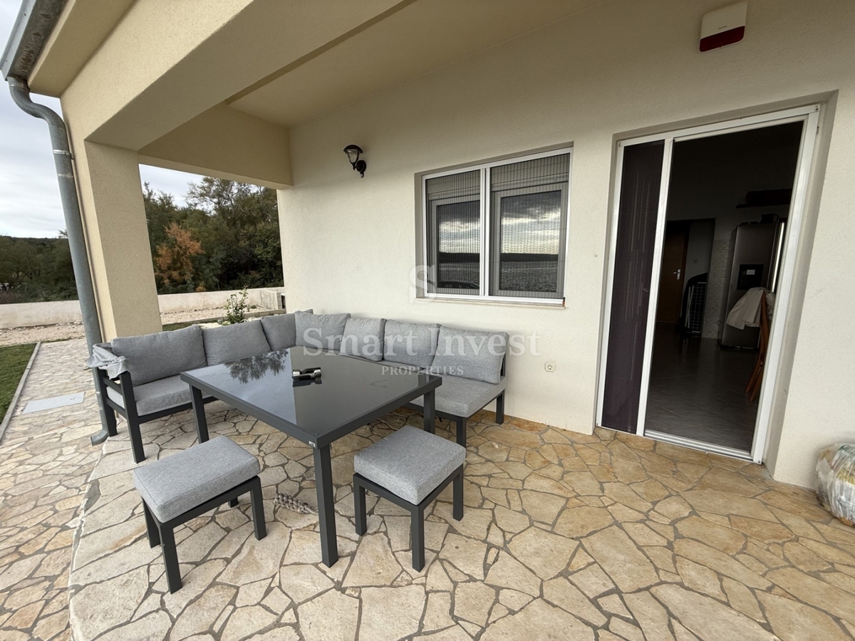 Hiša Posedarje, 200m2