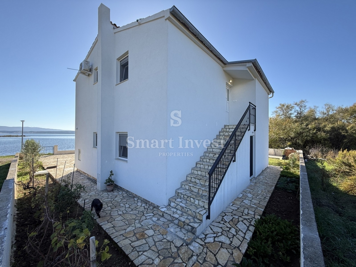 Hiša Posedarje, 200m2