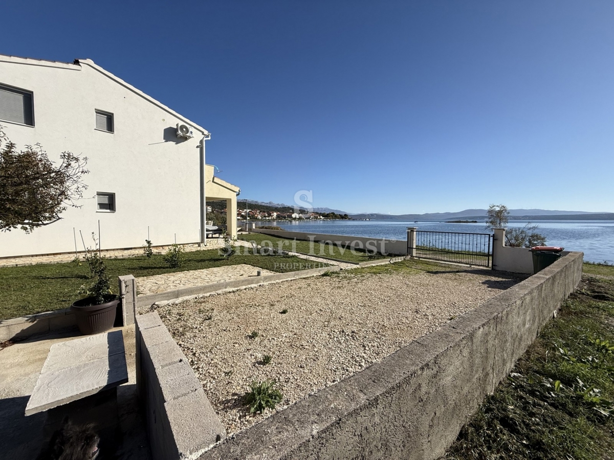 Hiša Posedarje, 200m2