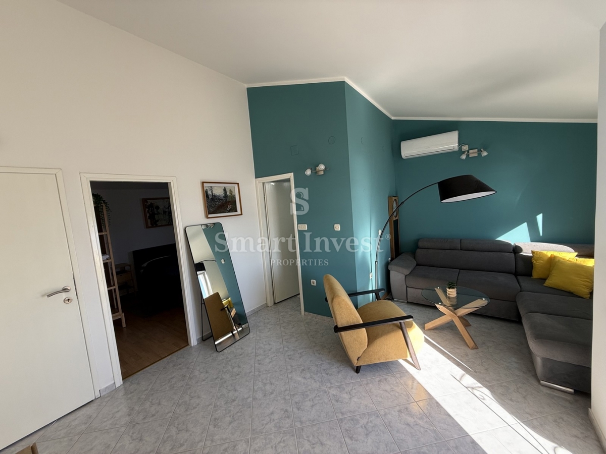 Hiša Posedarje, 200m2