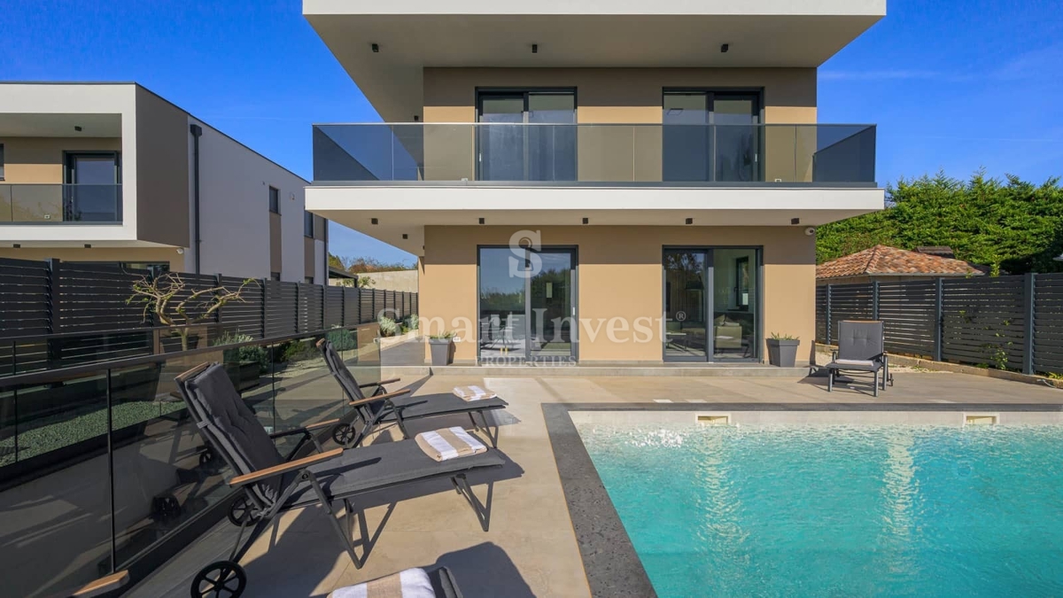 ISTRA - SVETVINČENAT, nova moderna vila z ogrevanim bazenom