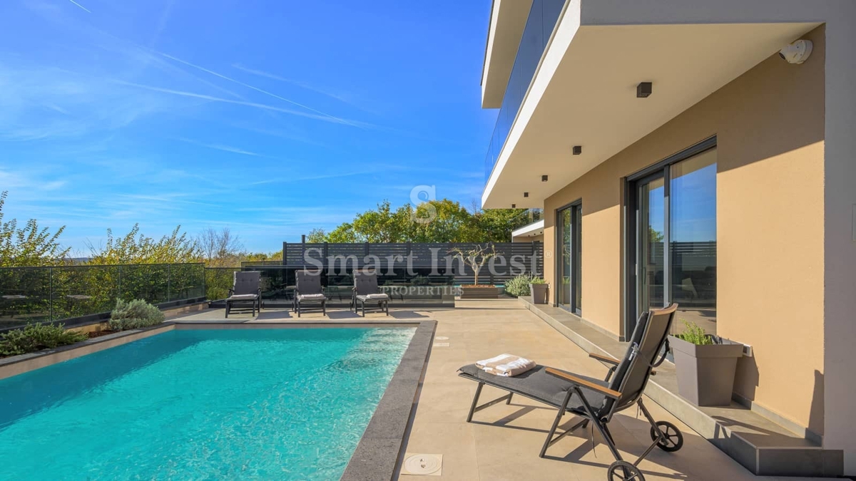 ISTRA - SVETVINČENAT, nova moderna vila z ogrevanim bazenom