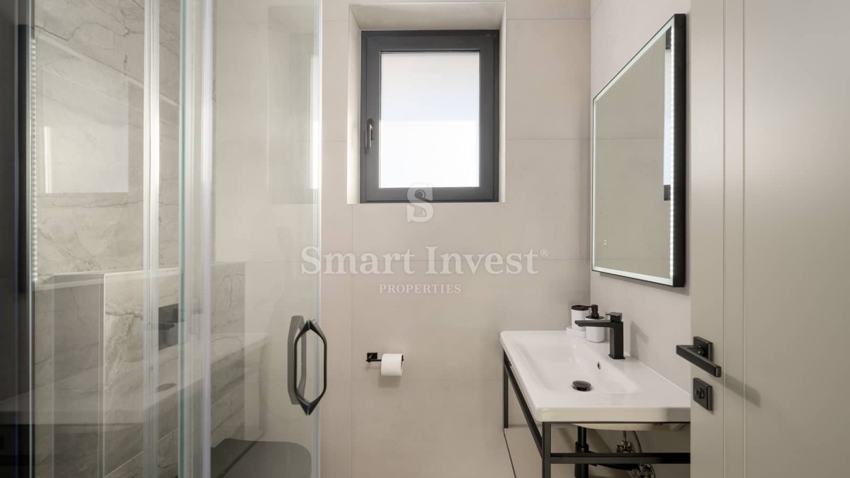 ISTRA - SVETVINČENAT, nova moderna vila z ogrevanim bazenom