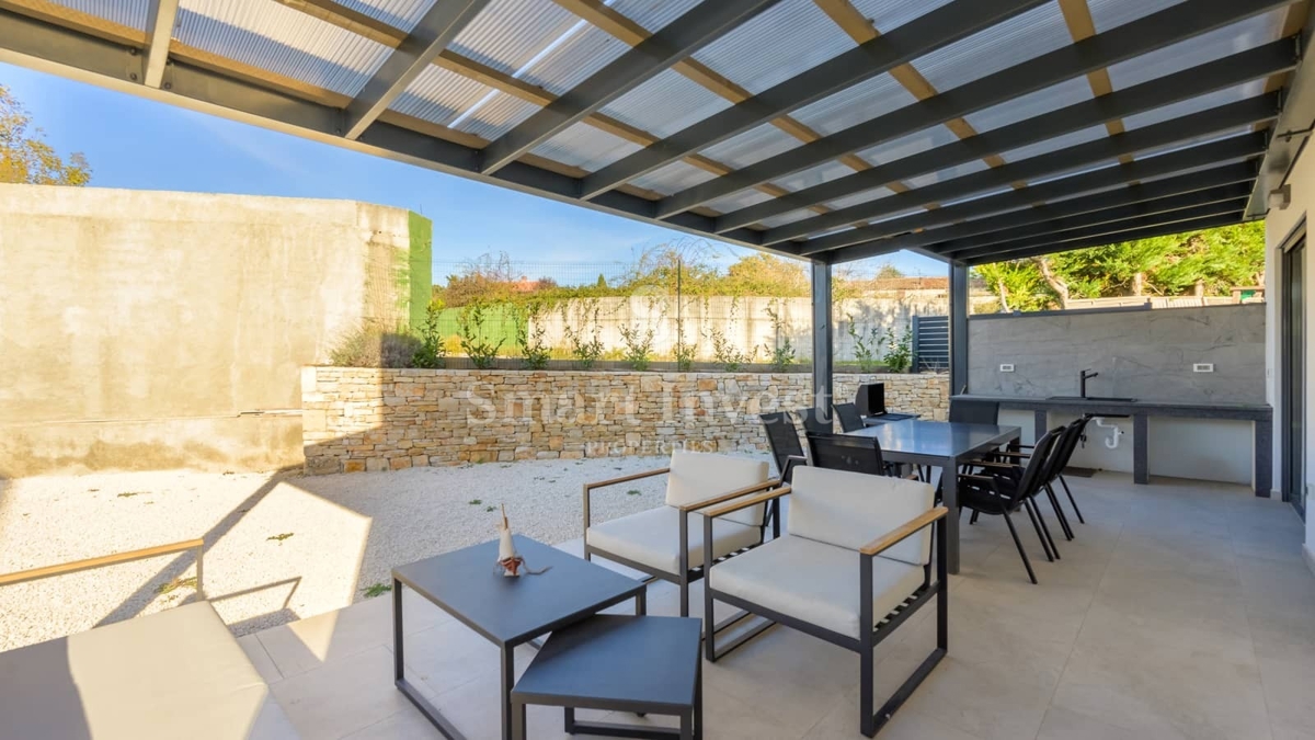 ISTRA - SVETVINČENAT, nova moderna vila z ogrevanim bazenom