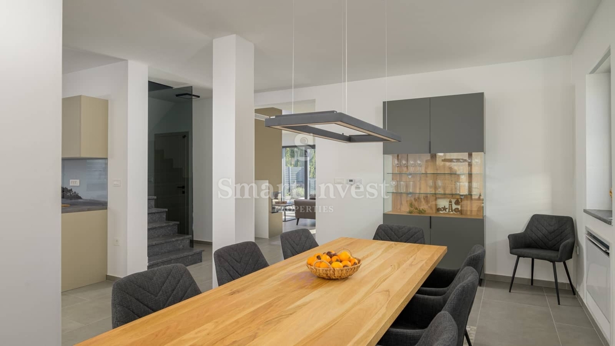 ISTRA - SVETVINČENAT, nova moderna vila z ogrevanim bazenom