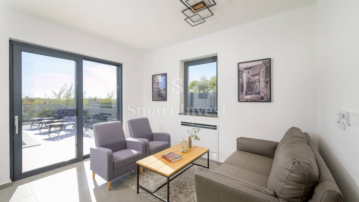 ISTRA - SVETVINČENAT, nova moderna vila z ogrevanim bazenom