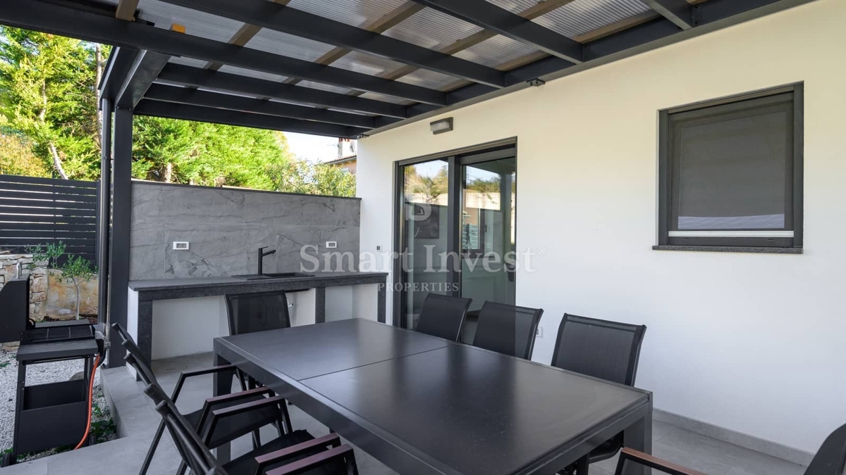 ISTRA - SVETVINČENAT, nova moderna vila z ogrevanim bazenom