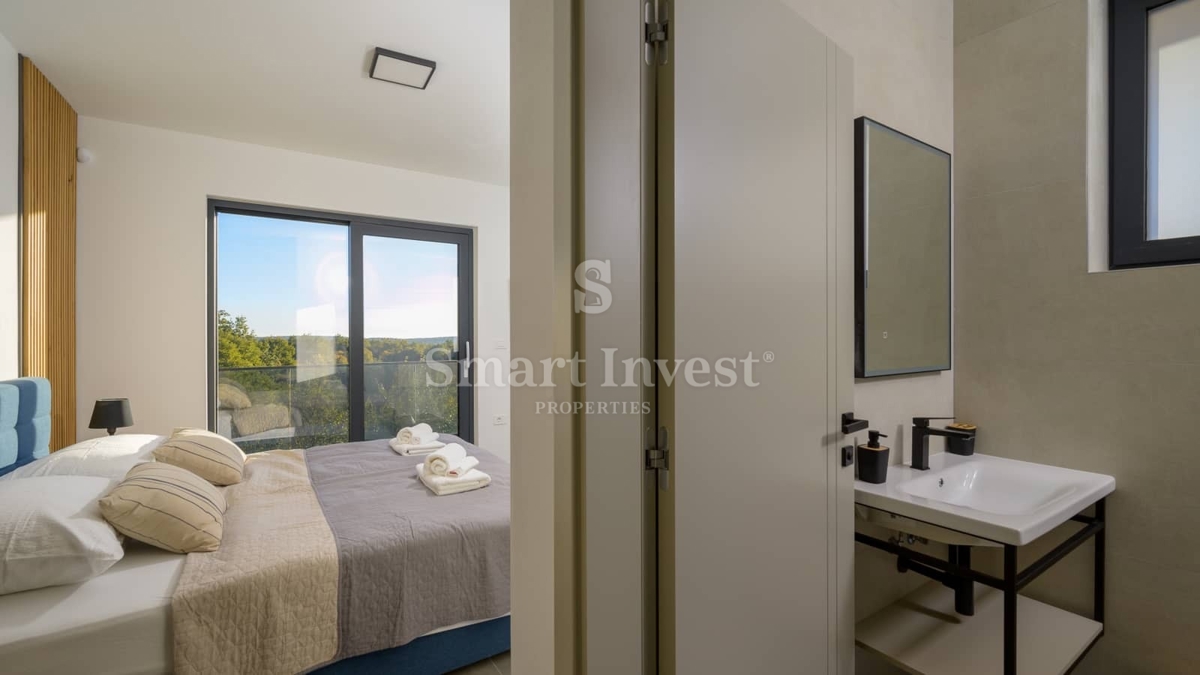 ISTRA - SVETVINČENAT, nova moderna vila z ogrevanim bazenom