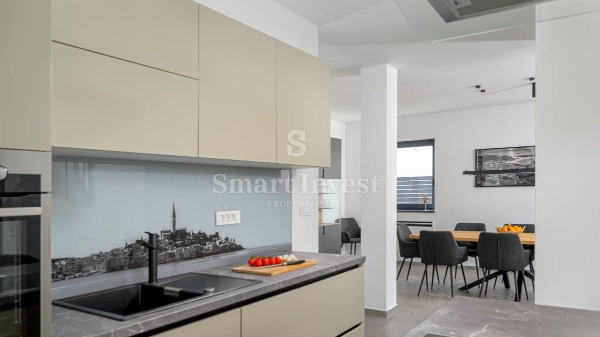 ISTRA - SVETVINČENAT, nova moderna vila z ogrevanim bazenom