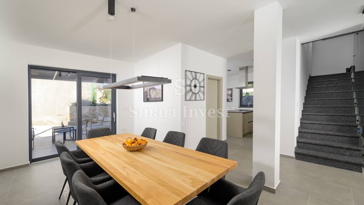 ISTRA - SVETVINČENAT, nova moderna vila z ogrevanim bazenom