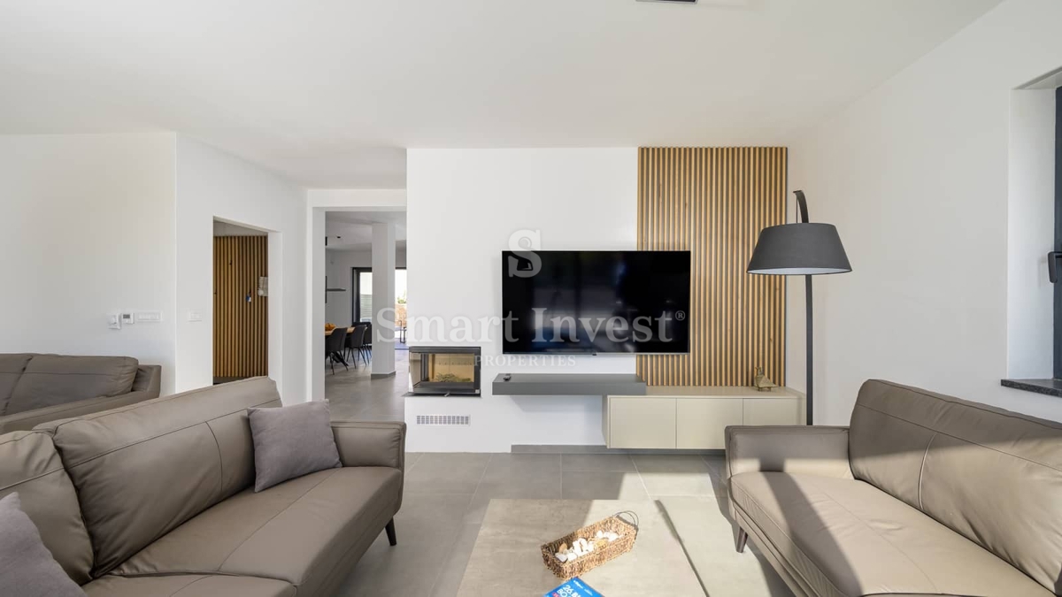 ISTRA - SVETVINČENAT, nova moderna vila z ogrevanim bazenom