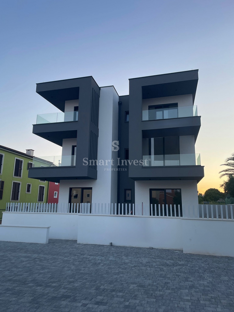 ISTRA - PREMANTURA, 3-sobno stanovanje z vrtom in bazenom, v novogradnji