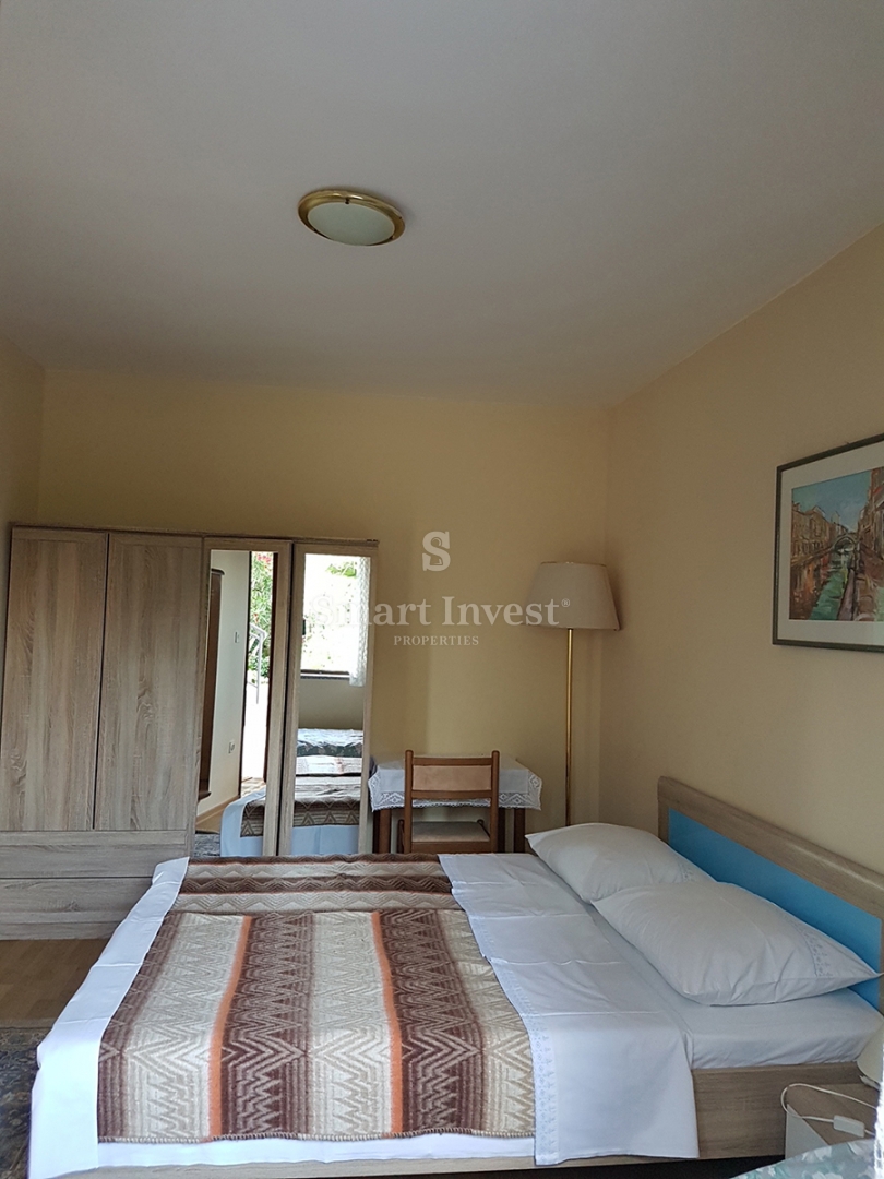 IKA - OPRIĆ, hiša s pogledom na morje in prostornim vrtom