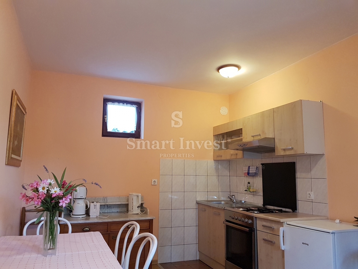 IKA - OPRIĆ, hiša s pogledom na morje in prostornim vrtom