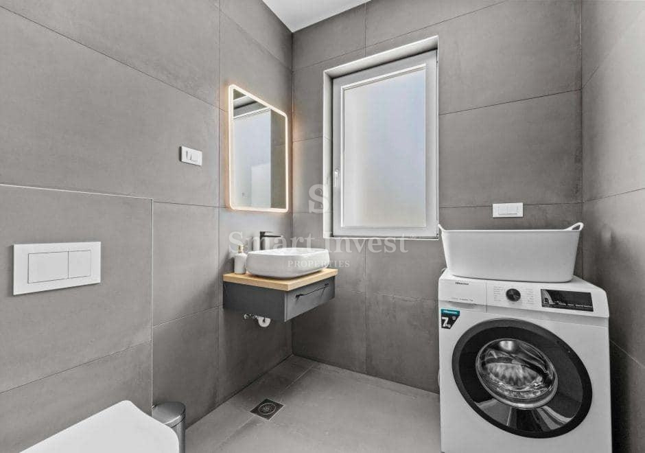 ISTRA - SVETVINČENAT, moderna vila z ogrevanim bazenom