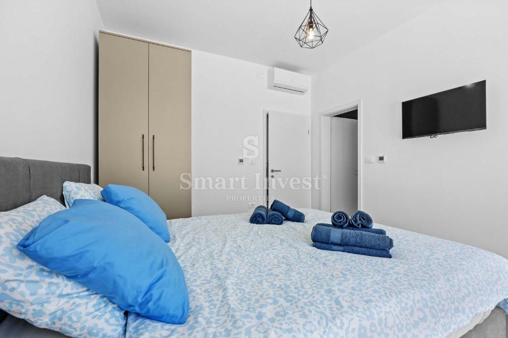 ISTRA - SVETVINČENAT, moderna vila z ogrevanim bazenom