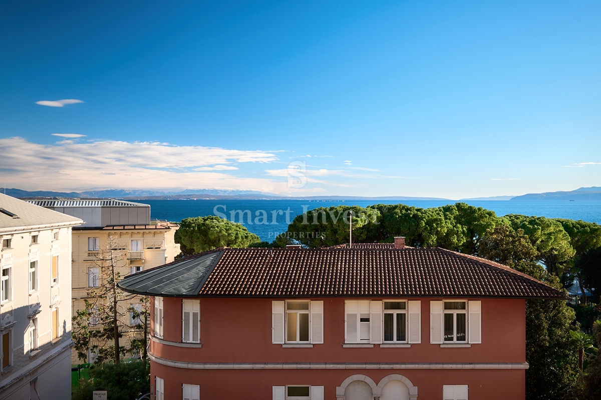 OPATIJA - CENTER, luksuzno 3-sobno stanovanje le nekaj korakov od morja