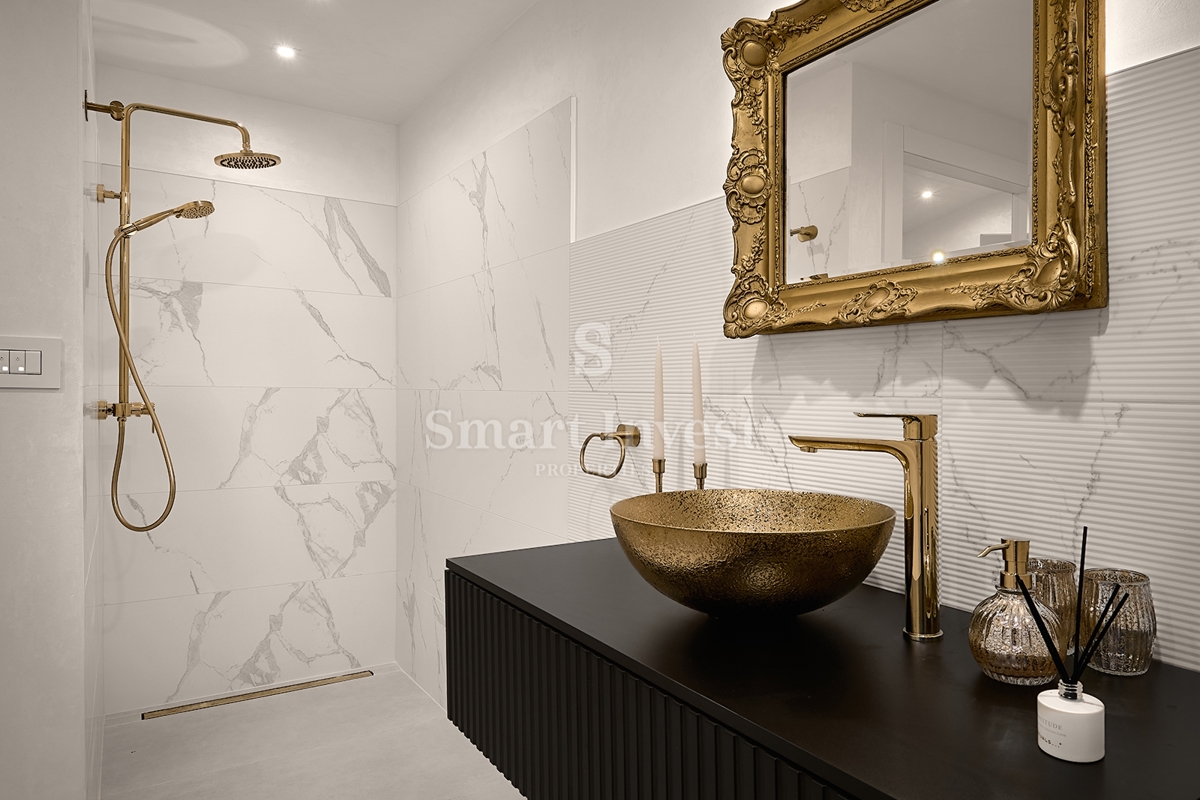 OPATIJA - CENTER, luksuzno 3-sobno stanovanje le nekaj korakov od morja