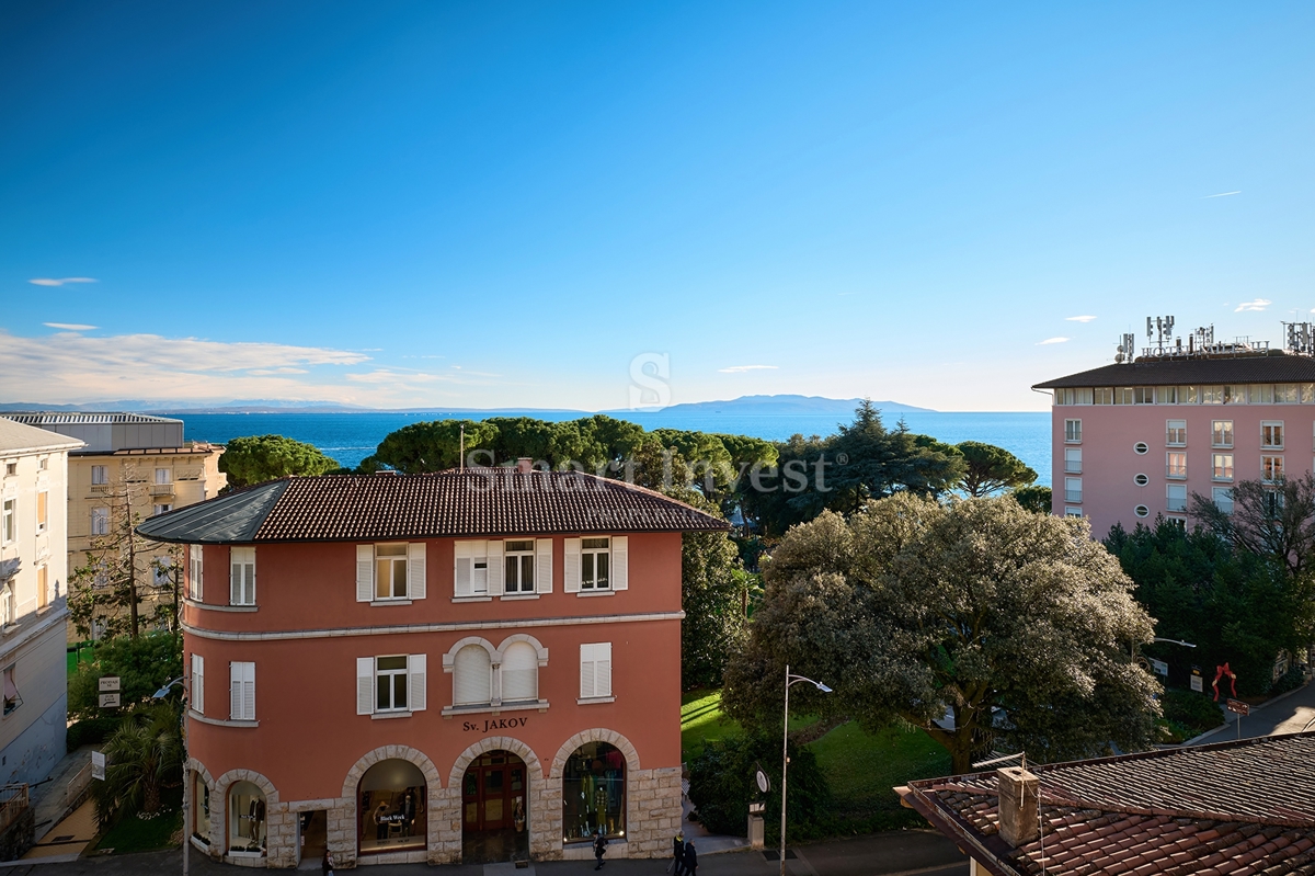 OPATIJA - CENTER, luksuzno 3-sobno stanovanje le nekaj korakov od morja