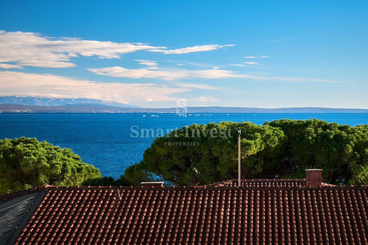 OPATIJA - CENTER, luksuzno 3-sobno stanovanje le nekaj korakov od morja