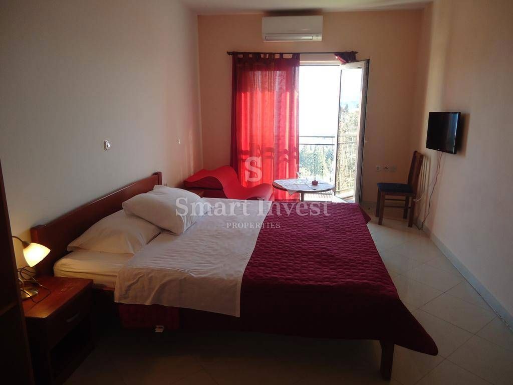 LOVRAN, Hiša z apartmaji in pogledom na morje, blizu morja, prodamo