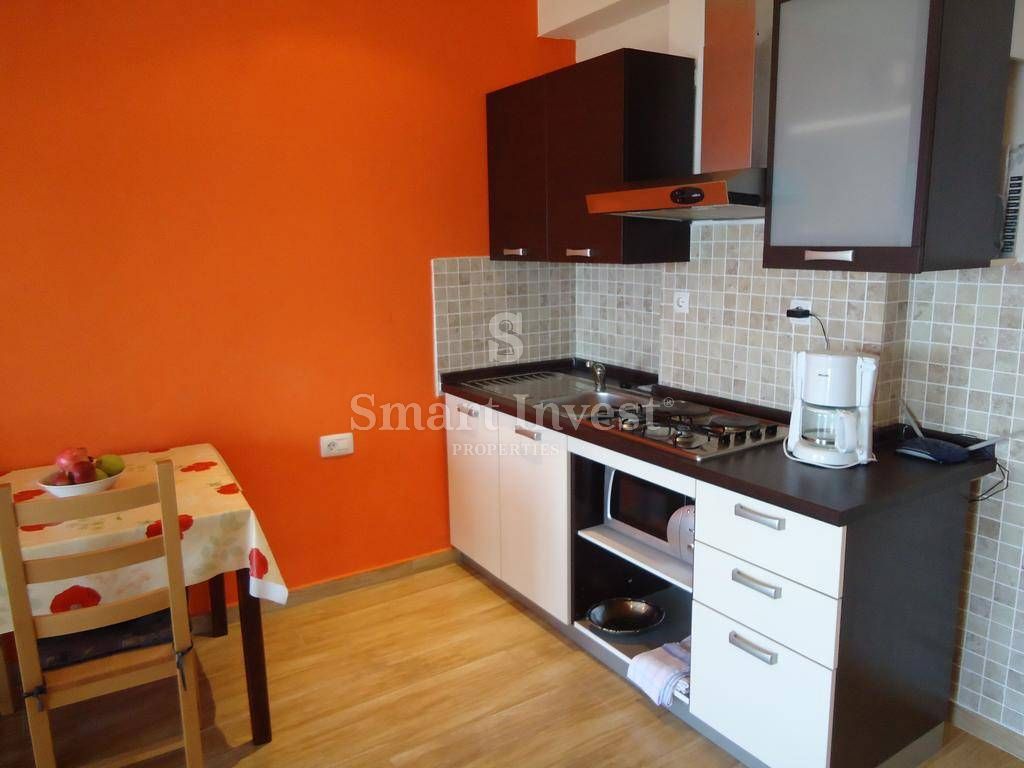 LOVRAN, Hiša z apartmaji in pogledom na morje, blizu morja, prodamo